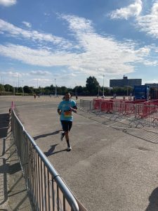 Supporter running marathon